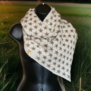 Betsy Johnson Triangle Infinity Scarf With Pompom Brown Star Design EUC
